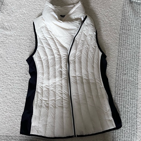 womens vest - Picture 1 of 6